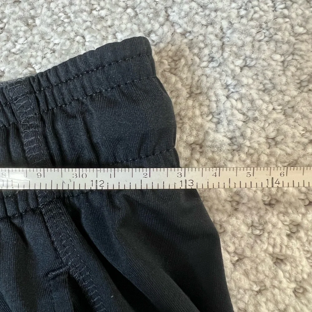 Under Armour Black Loose Fit Athletic Shorts - S - Picture 6 of 8